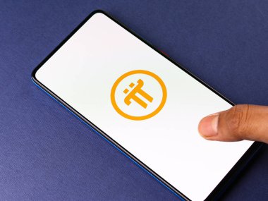 Assam, Hindistan - 04 Mayıs 2021: Pi Ağı telefon ekranı görüntüsü.