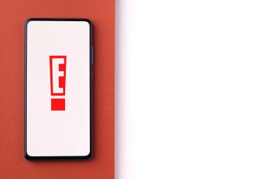 Assam, Hindistan - 21 Haziran 2021: Her şey Eğlence TV logosu telefon ekranında.