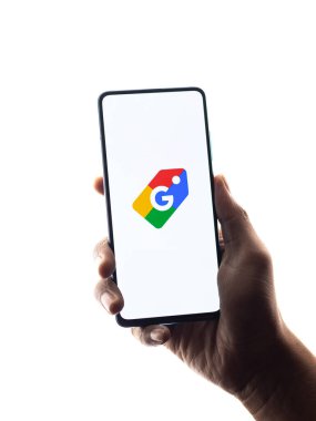Assam, Hindistan - 21 Haziran 2021: Telefon ekranı görüntüsünde Google Alışveriş logosu.
