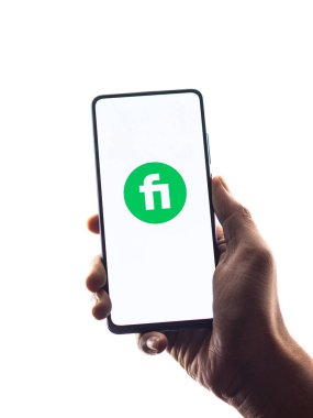 Assam, Hindistan - 6 Ağustos 2021: Fiverr logosu telefon ekranı görüntüsü.