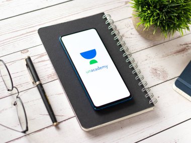 Assam, Hindistan - 20 Nisan 2020: Unacademy, Iit için online kanepe uygulaması