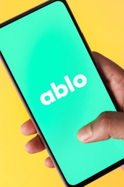 Batı Bangal, Hindistan - 21 Ağustos 2021: Telefon ekranında Ablo logosu.