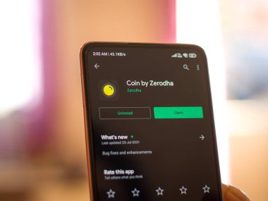 Batı Bangal, Hindistan - 21 Ağustos 2021: Telefon ekranı görüntüsünde sıfırdan logo.