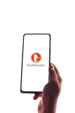 Batı Bangal, Hindistan - 21 Ağustos 2021: Telefon ekranında ördek logosu.