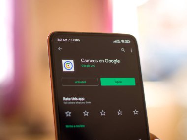 Batı Bangal, Hindistan - 21 Ağustos 2021: Telefon ekranı görüntüsünde Cameos Google logosu.