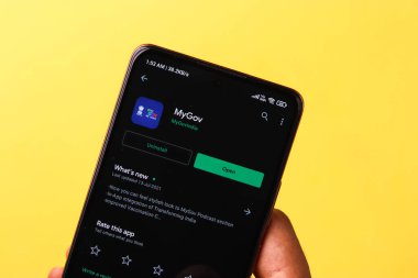 Batı Bangal, Hindistan - 21 Ağustos 2021: Telefon ekranında gov logom.
