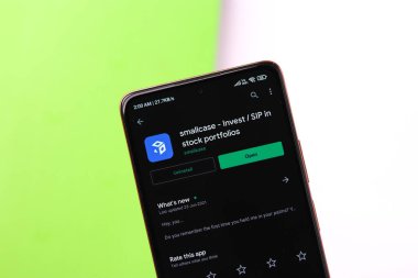 Batı Bangal, Hindistan - 21 Ağustos 2021: Telefon ekranındaki küçük logo.
