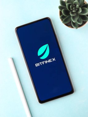 Assam, Hindistan - 10 Mart 2021: Telefon ekranı görüntüsünde Bittrex logosu.
