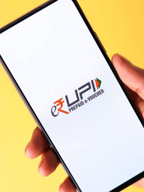 Batı Bangal, Hindistan - 28 Eylül 2021: e-Rupi telefon ekranı görüntüsü logosu.
