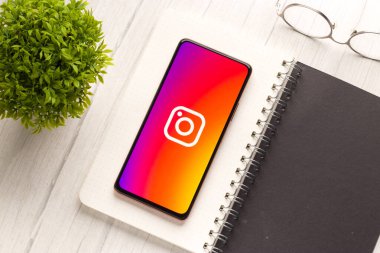 Batı Bangal, Hindistan - 28 Eylül 2021: Telefon ekranında Instagram logosu.