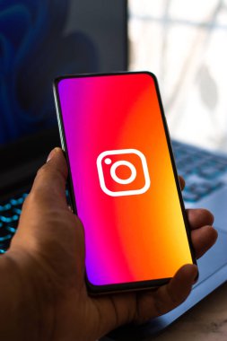 Batı Bangal, Hindistan - 28 Eylül 2021: Telefon ekranında Instagram logosu.