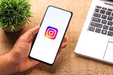 Batı Bangal, Hindistan - 28 Eylül 2021: Telefon ekranında Instagram logosu.