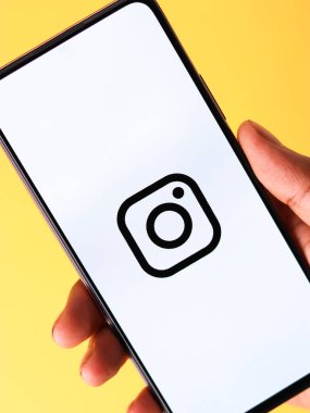 Batı Bangal, Hindistan - 28 Eylül 2021: Telefon ekranında Instagram logosu.