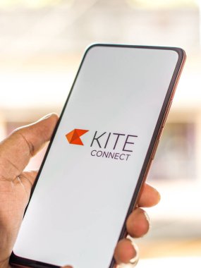 Batı Bangal, Hindistan - 28 Eylül 2021: Telefon ekranı görüntüsünde sıfırdan uçurtma logosu.