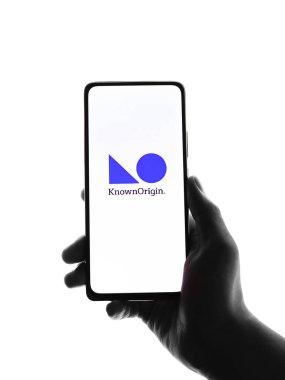 Batı Bangal, Hindistan - 28 Eylül 2021: Telefon ekranı görüntüsünde bilinen başlangıç logosu.