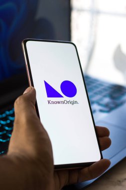 Batı Bangal, Hindistan - 28 Eylül 2021: Telefon ekranı görüntüsünde bilinen başlangıç logosu.