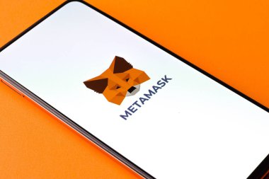 Batı Bangal, Hindistan - 28 Eylül 2021: Telefon ekranında MetaMaske logosu.