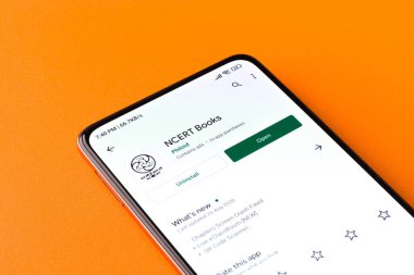 Batı Bangal, Hindistan - 28 Eylül 2021: Telefon ekranında NCERT logosu.