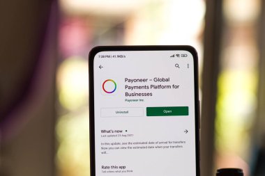 Batı Bangal, Hindistan - 28 Eylül 2021: Telefon ekranı görüntüsünde Pasioner logosu.