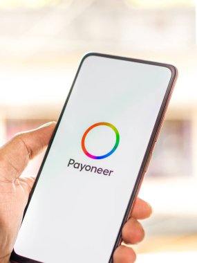 Batı Bangal, Hindistan - 28 Eylül 2021: Telefon ekranı görüntüsünde Pasioner logosu.