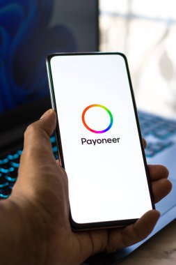 Batı Bangal, Hindistan - 28 Eylül 2021: Telefon ekranı görüntüsünde Pasioner logosu.