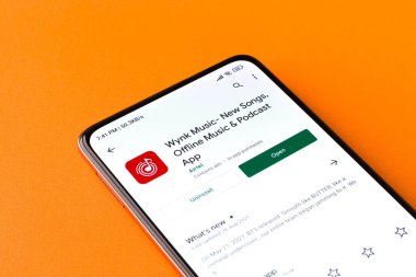 Batı Bangal, Hindistan - 28 Eylül 2021: Telefon ekranında Wynk müzik logosu.