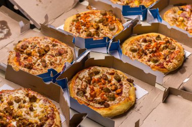 Batı Bangal, Hindistan - 21 Ağustos 2021: Domino pizzası.