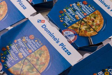 Batı Bangal, Hindistan - 21 Ağustos 2021: Domino pizzası.