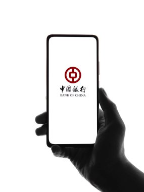 Batı Bangal, Hindistan - 09 Ekim 2021: Çin Bankası logosu telefon ekranı görüntüsünde.
