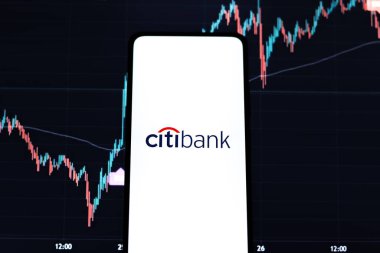 Batı Bangal, Hindistan - 09 Ekim 2021: Telefon ekranı görüntüsünde Citibank logosu.