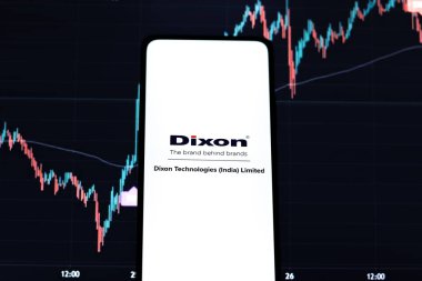Batı Bangal, Hindistan - 09 Ekim 2021: Dixon Teknolojileri telefon ekranı görüntüsü logosu.
