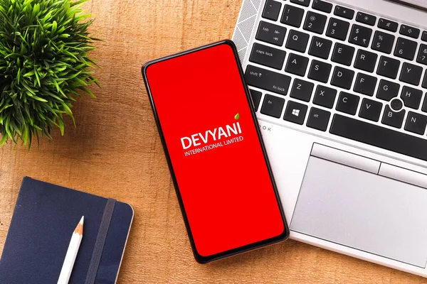 West Bangal Indien Oktober 2021 Devyani Logo Auf Dem Handybildschirm — Stockfoto