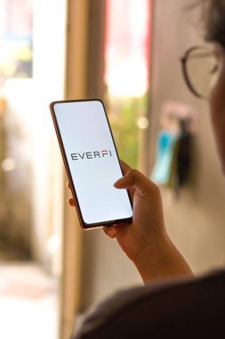 Batı Bangal, Hindistan - 09 Ekim 2021: Telefon ekranındaki her logo.