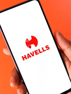 Batı Bangal, Hindistan - 09 Ekim 2021: Telefon ekranı görüntüsünde Havells logosu.