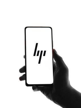 Batı Bangal, Hindistan - 09 Ekim 2021: Telefon ekranındaki Hp logosu.