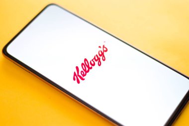 Batı Bangal, Hindistan - 09 Ekim 2021: Kellog 'un telefon ekranındaki logosu.