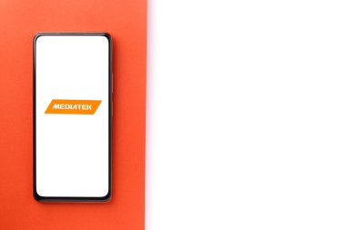 Batı Bangal, Hindistan - 09 Ekim 2021: Telefon ekranı görüntüsünde MediaTek logosu.