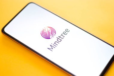 Batı Bangal, Hindistan - 09 Ekim 2021: Telefon ekranında Mindtree logosu.