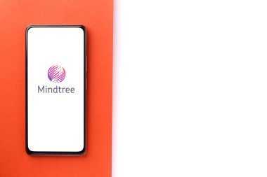 Batı Bangal, Hindistan - 09 Ekim 2021: Telefon ekranında Mindtree logosu.