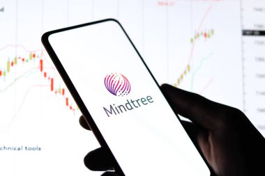 Batı Bangal, Hindistan - 09 Ekim 2021: Telefon ekranında Mindtree logosu.