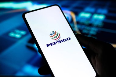 Batı Bangal, Hindistan - 09 Ekim 2021: PepsiCo telefon ekranı görüntüsü üzerine logo.
