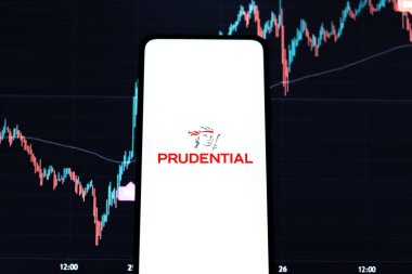 Batı Bangal, Hindistan - 09 Ekim 2021: Telefon ekranında Prudential Financial logo.