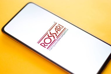 Batı Bangal, Hindistan - 09 Ekim 2021: Telefon ekranında Rossari Biyoteknoloji logosu.