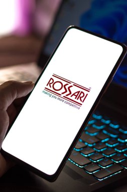 Batı Bangal, Hindistan - 09 Ekim 2021: Telefon ekranında Rossari Biyoteknoloji logosu.