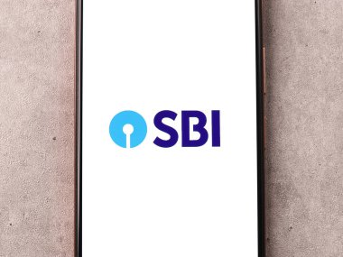 Batı Bangal, Hindistan - 09 Ekim 2021: Hindistan Devlet Bankası logosu telefon ekranı görüntüsünde.