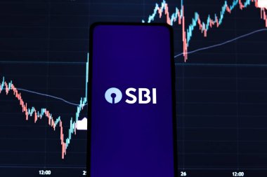 Batı Bangal, Hindistan - 09 Ekim 2021: Hindistan Devlet Bankası logosu telefon ekranı görüntüsünde.