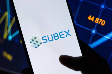 Batı Bangal, Hindistan - 09 Ekim 2021: Telefon ekranı görüntüsünde subex logosu.