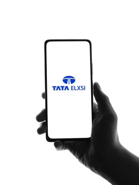 Batı Bangal, Hindistan - 09 Ekim 2021: Telefon ekranında Tata Elxsi logosu.