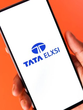 Batı Bangal, Hindistan - 09 Ekim 2021: Telefon ekranında Tata Elxsi logosu.