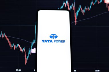 Batı Bangal, Hindistan - 09 Ekim 2021: Telefon ekranında Tata Power logosu.
